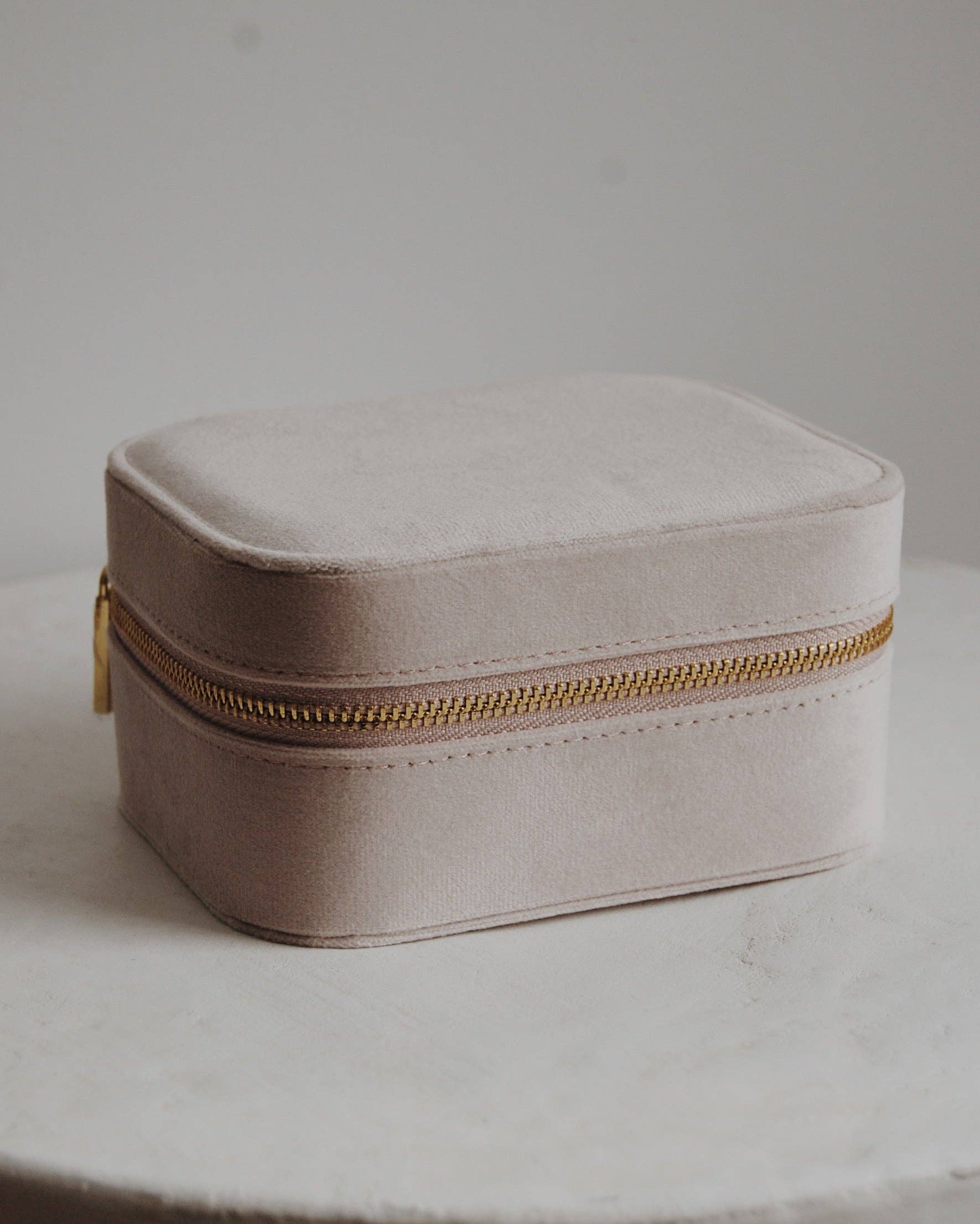 Olive Branch The Veteran Jewelry Box in  Lavender Haze