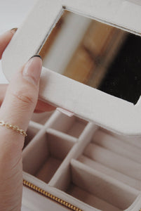 Olive Branch The Veteran Jewelry Box in  Lavender Haze