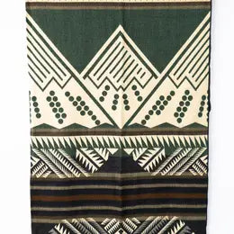 Heartprint Threads | Queen Blankets