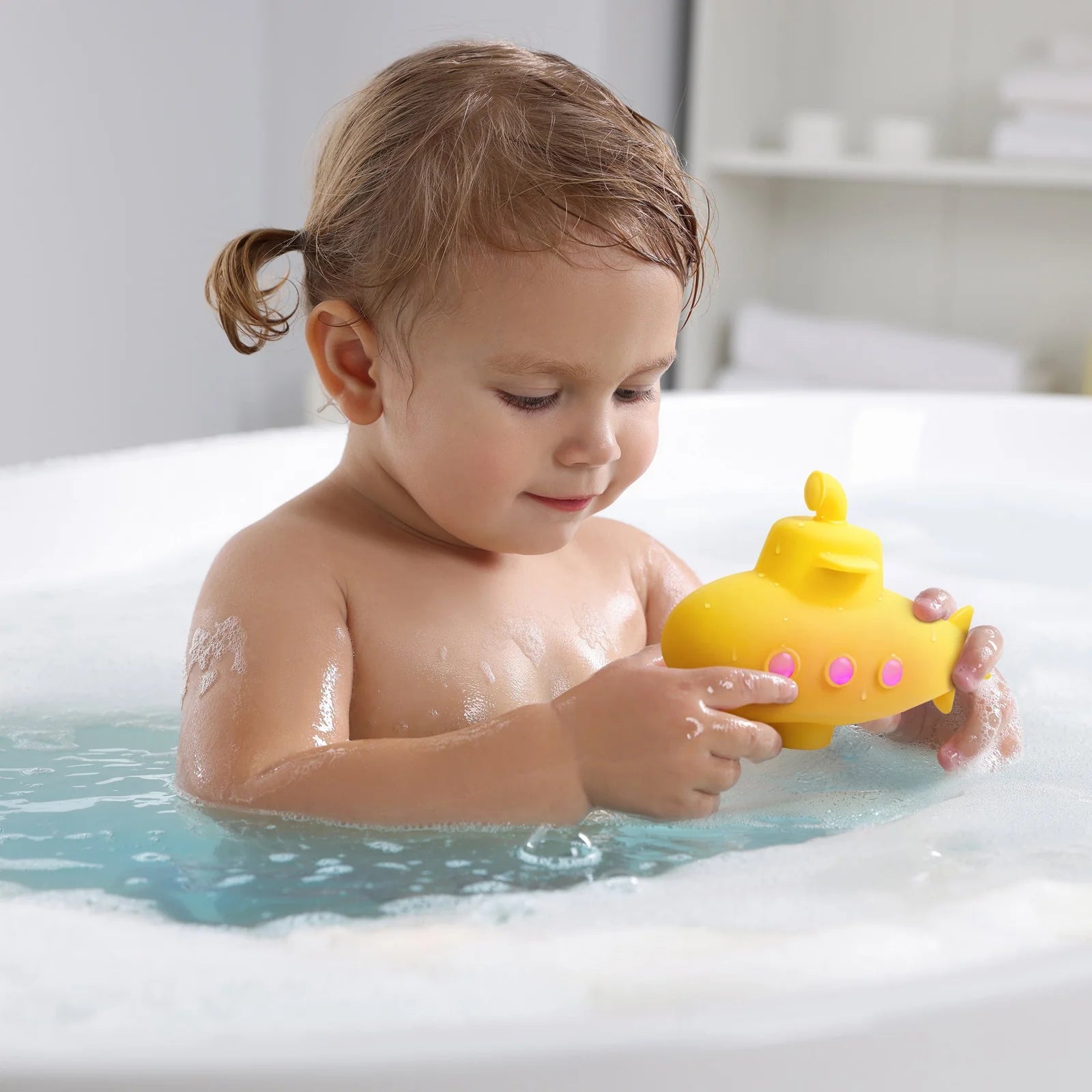 Fred | Tub Sub Light Up Bath Toy