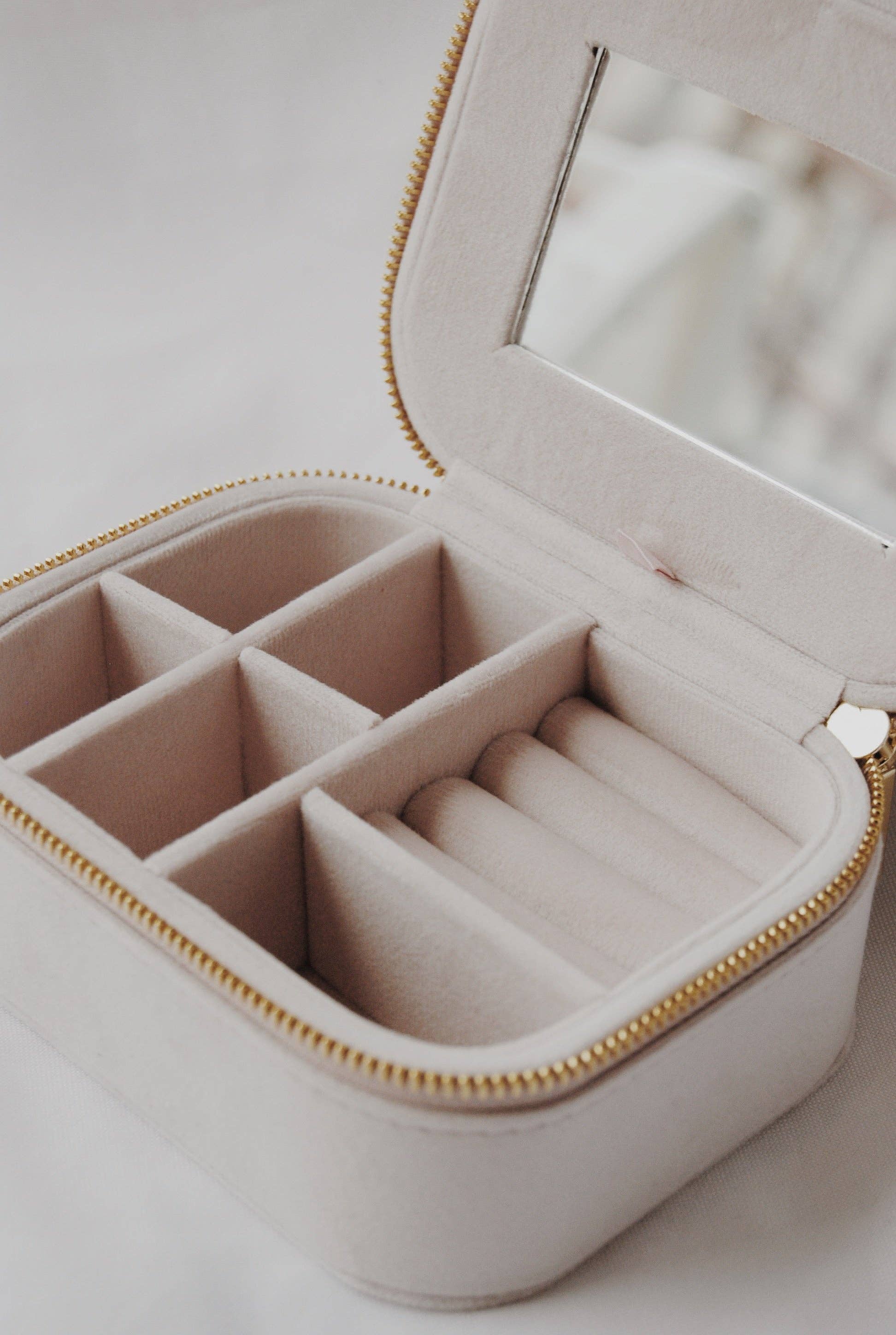 Olive Branch The Veteran Jewelry Box in  Lavender Haze