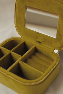 Olive Branch The Veteran Jewelry Box in Chartreuse
