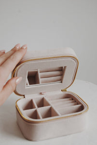 Olive Branch The Veteran Jewelry Box in  Lavender Haze