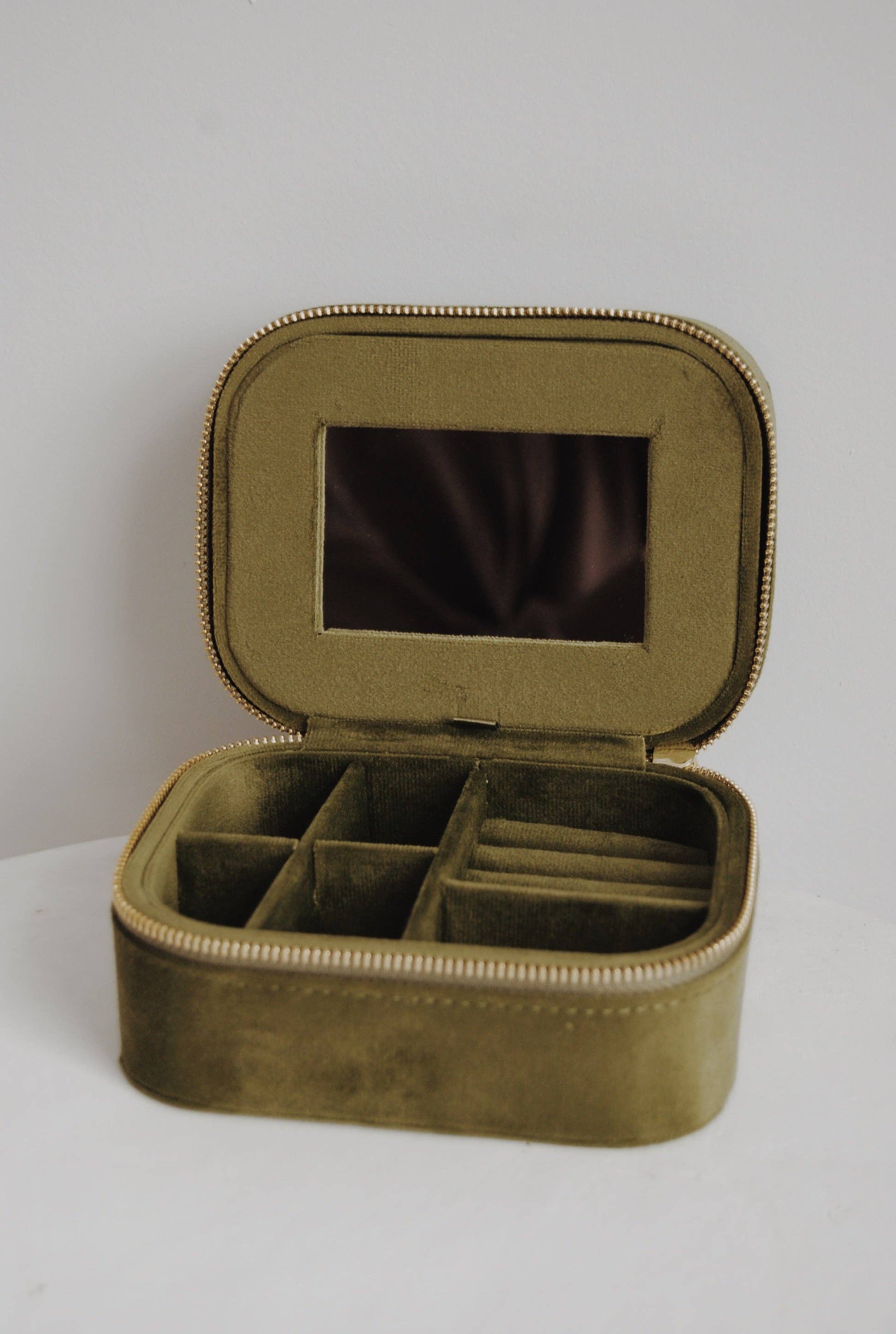 Olive Branch The Veteran Jewelry Box in Forest