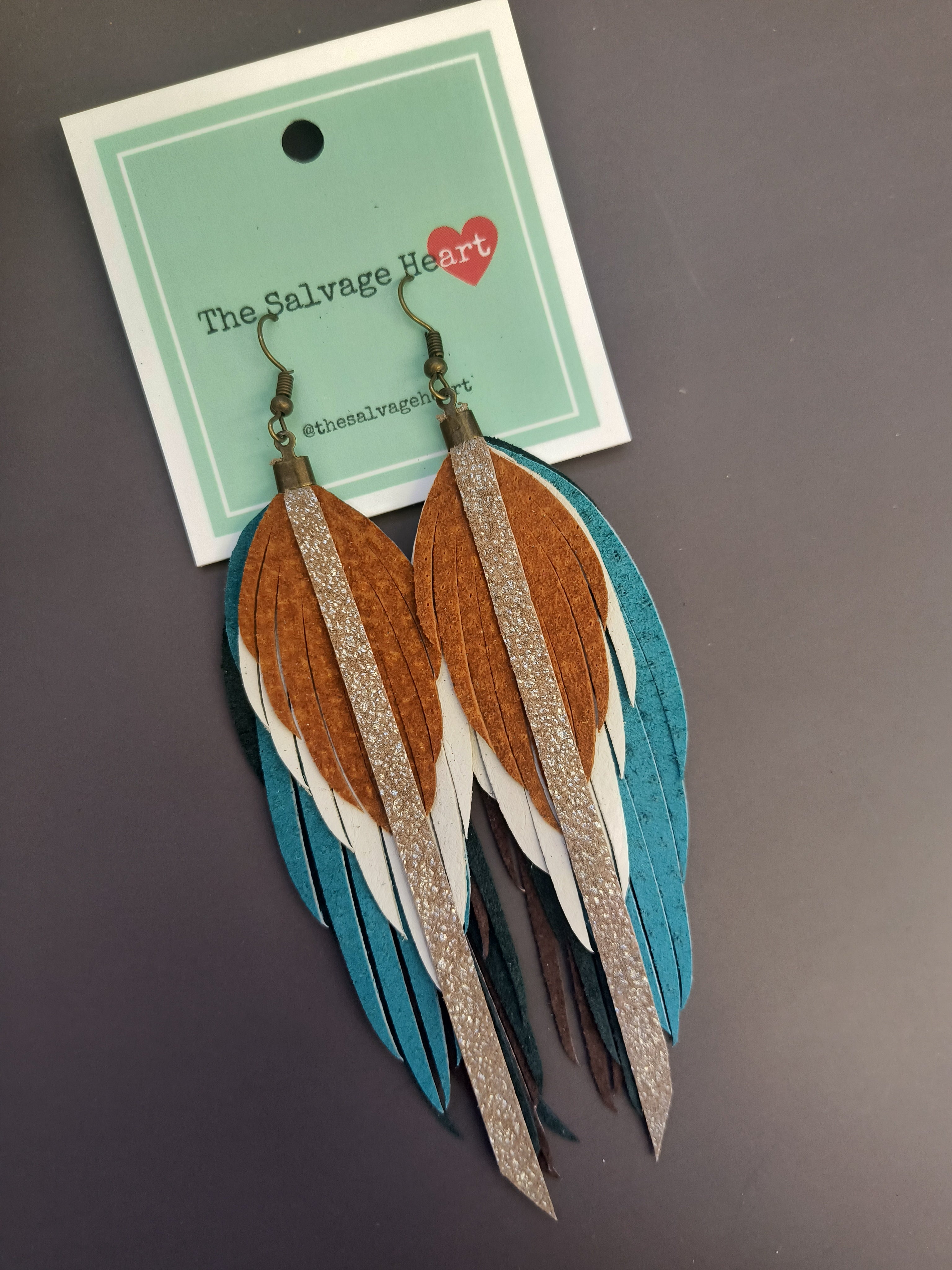 The Salvage Heart | Earrings Feather Large
